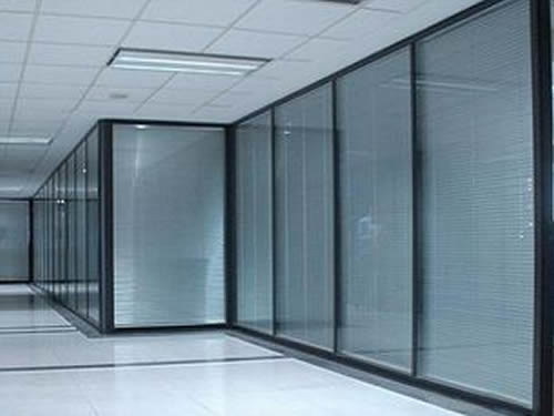 办公室玻璃隔断多少钱一平米